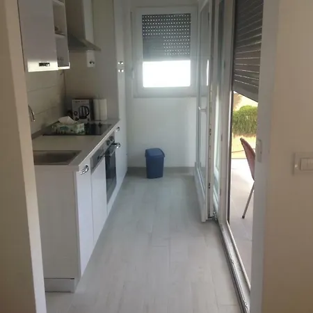 דירה Mara *